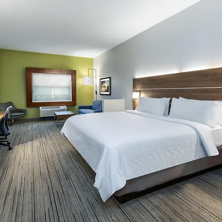 Holiday Inn Express & Suites Junction By Ihg Exterior photo